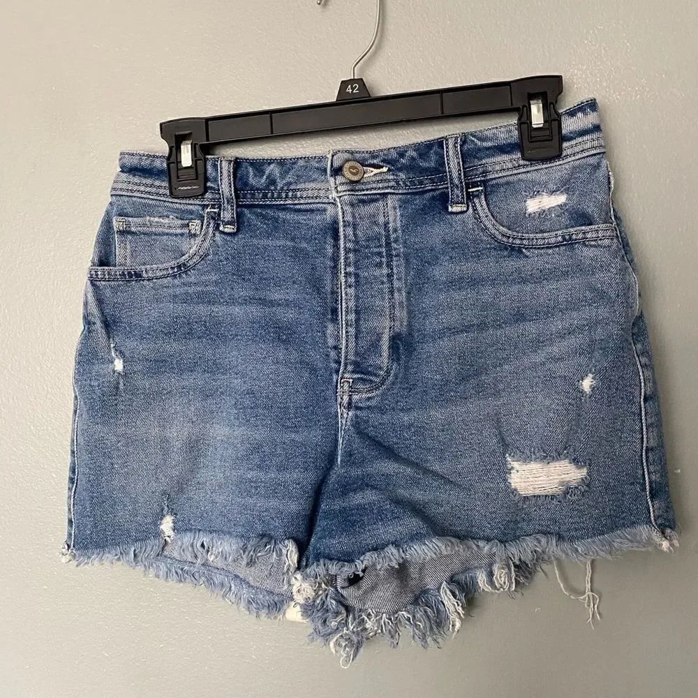 Hollister Ultra High Rise Mom Button Fly Jean Shorts 27